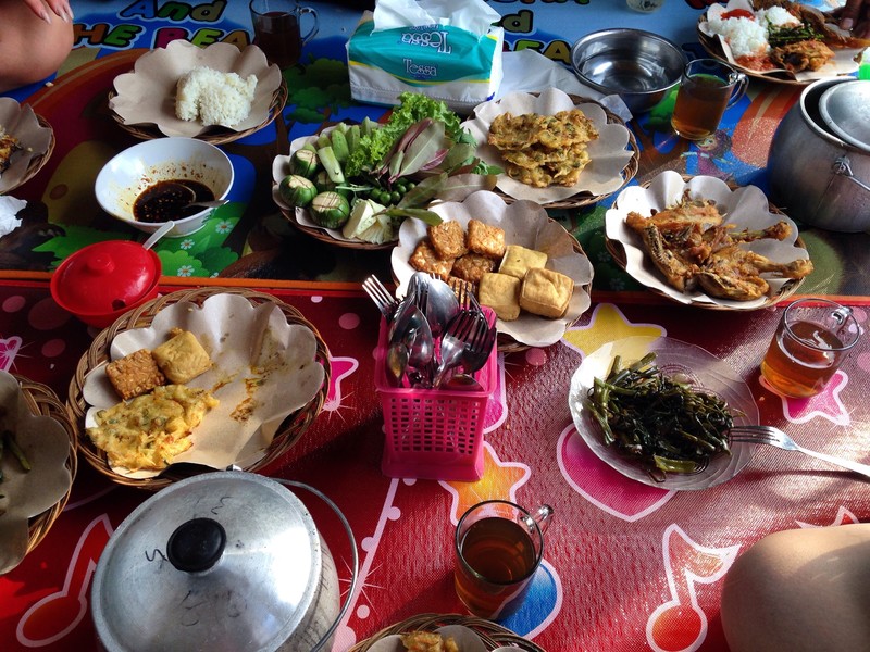 Indonesian lunch - eaten on mats on the ground with our hands 