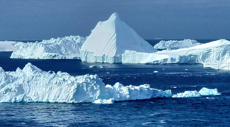 Ilulisaat icebergs