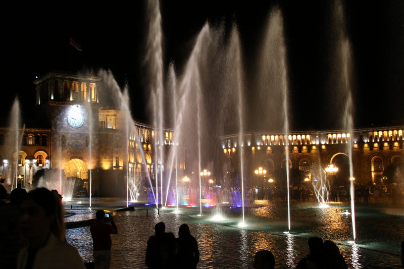 Musical dancing fountains, Yerevan