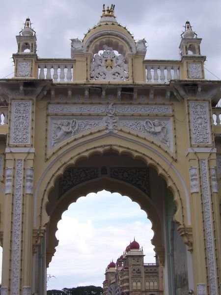 Details on a main gate - Palace of Maysore