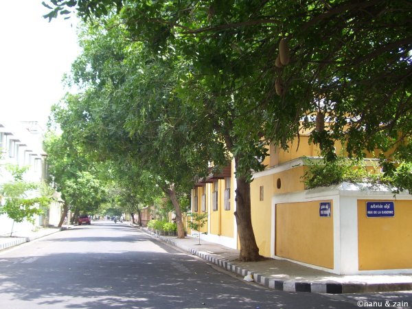 Empty street in Pondy