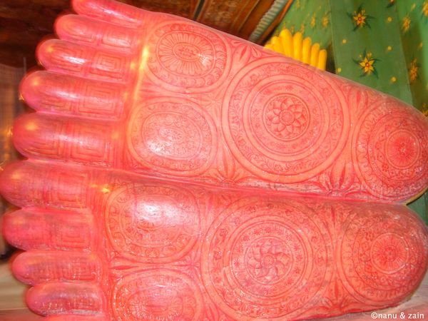 Buddha's feet - Mulkirigala viharaya