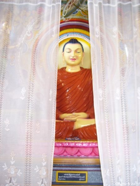 Statue of Buddha - Ampara temple