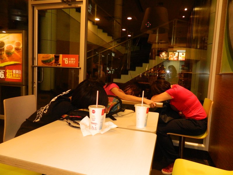 5am at Maccas - Who needs to book a motel?