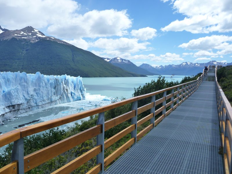 13 Amazing walkways to help you see the glacier