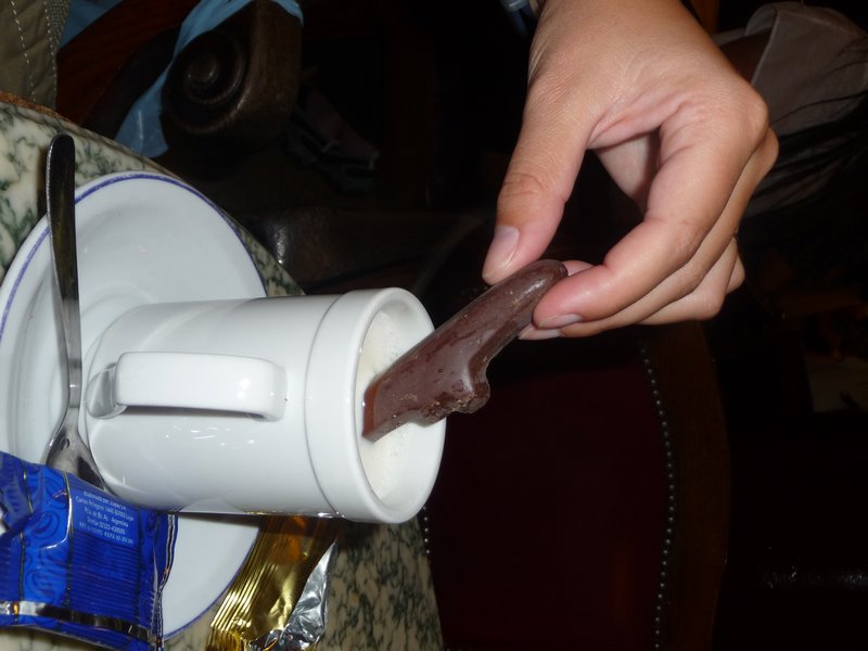 9 A Submarino - chocolate melted in hot milk