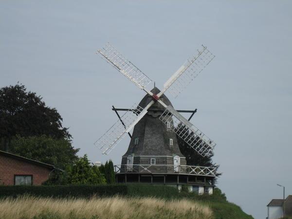 Aero Island Windmill