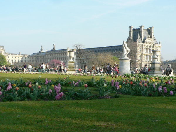 Grounds by the Louvre