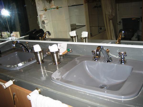Two Sinks!