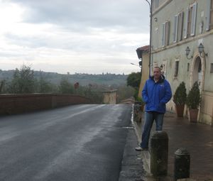 Walking from BnB to Siena town
