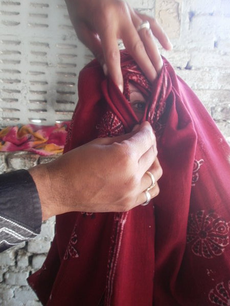 There are various ways of selling a shawl