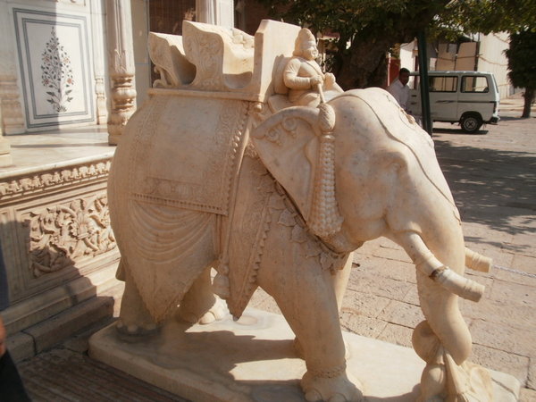 The obligatory statue elephant