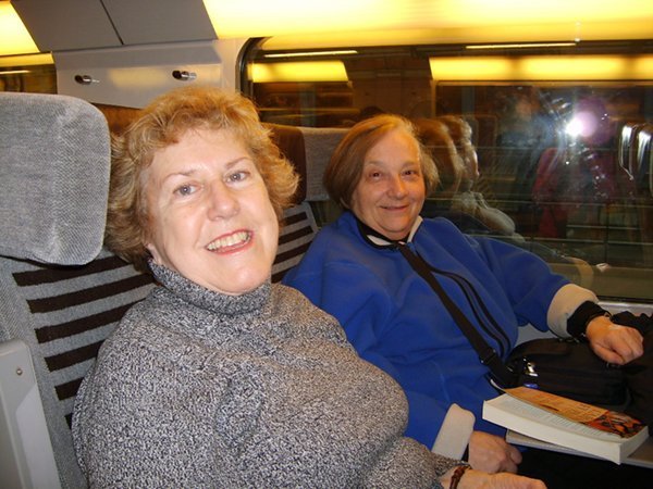 Susie and Linell on theEurostar