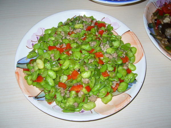 Lima beans with pork and peppers