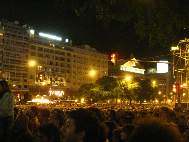 The scene on Noche en Vela