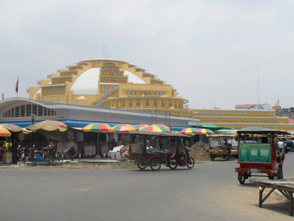 Le marché central de Phnom Penh et sa coupole