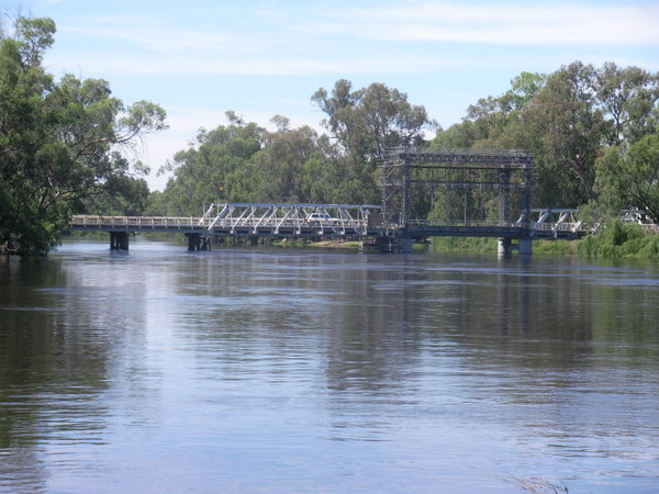 Bridge netween NSW and Victoria