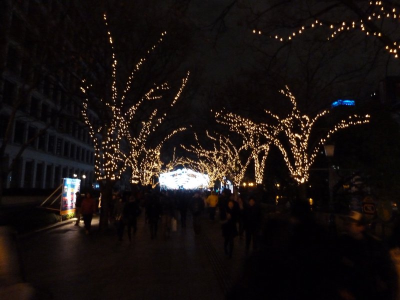 Osaka Christmas Light Show (8)