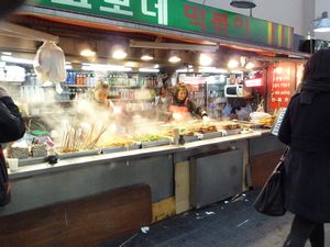Myeong-dong food vendor (2)