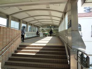 Hankyu Kotoen Station (1)