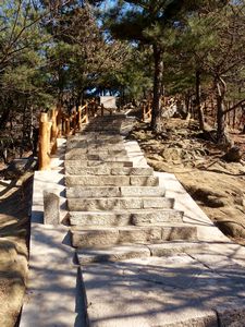 Trail to Mutianyu Great Wall (3)