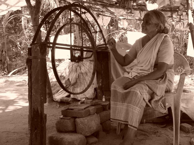 Spinning wheel for the coir making
