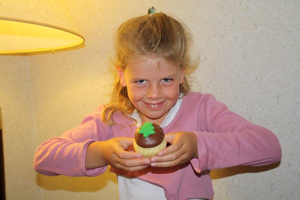 Little girls love cupcakes!