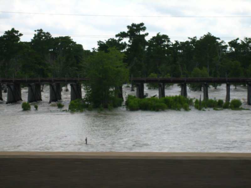 See the effects of the Mississippi flooding (3)