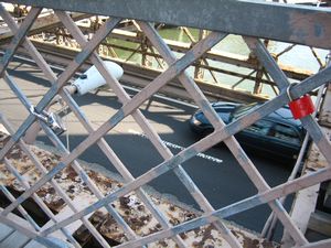 Brooklyn Bridge-Lover's locks (1)