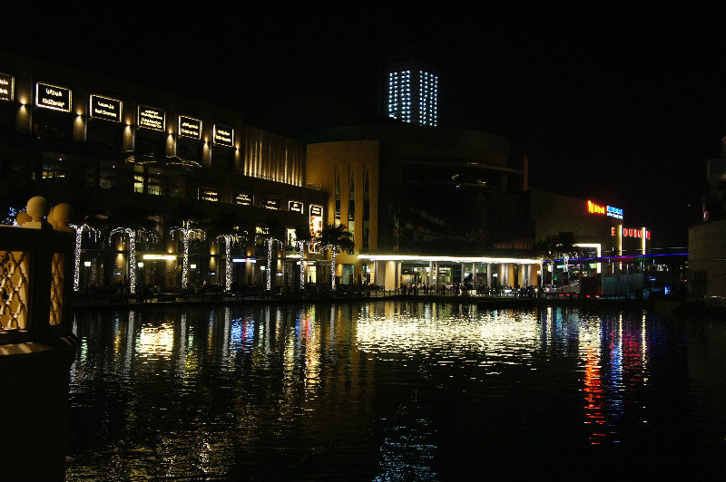 Dubai Mall Lake