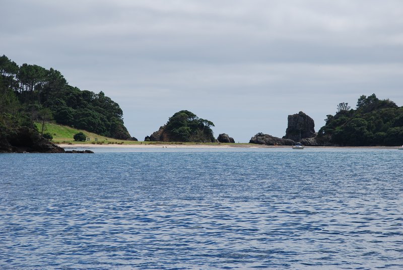  Motuarohia Island 