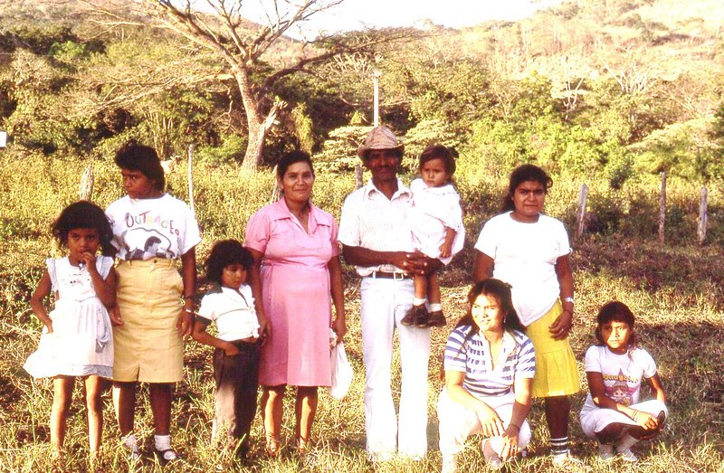 1987 Don Fausto Dona Mercedes & clan