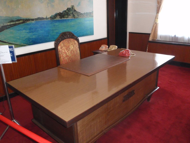 Presidential desk