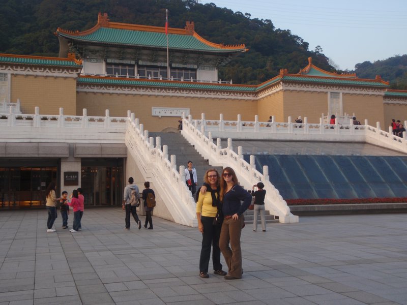 Going into the National Palace Museum