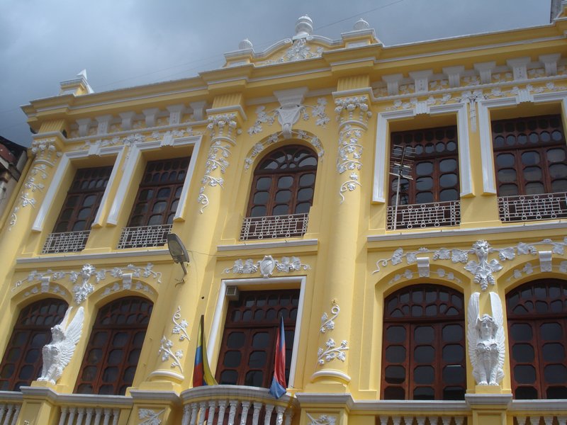 Encore une façade colorée caractéristique de la ville