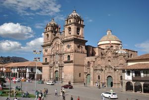 Et voici la Plaza de Armas de Cuzco, avec le bâtiment de la Compañia