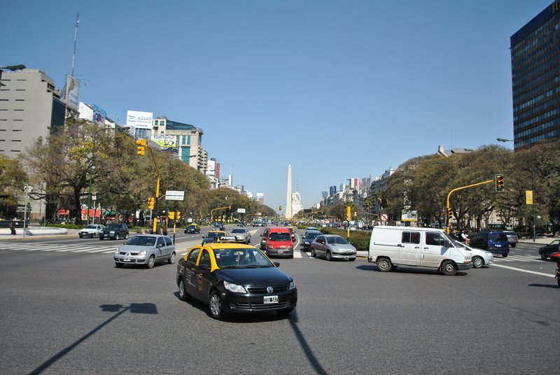 Centro : la fameuse avenida 9 de Julio, la plus large au monde