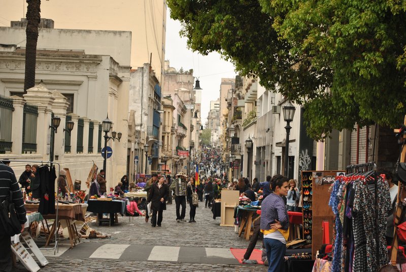 San Telmo : le joli marché du dimanche sur les ruelles pavées