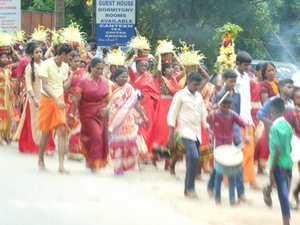 Procession for women in a small village on the way to Ooty (10)