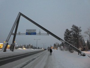 Santas Village Rovaniemi Arctic Circle indicator across road (2)