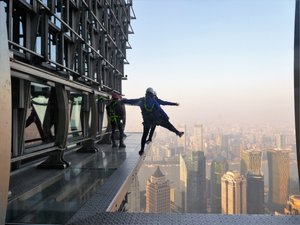 Jin Mao Tower Shanghai Airwalk (2)