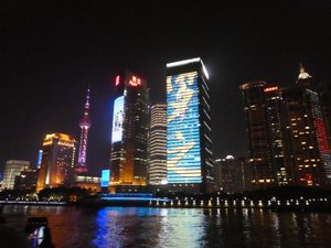 River cruise at night Shanghai (232)