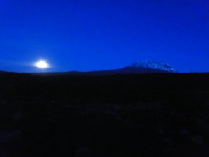 Shira 1 Camp 3599m - moon rising