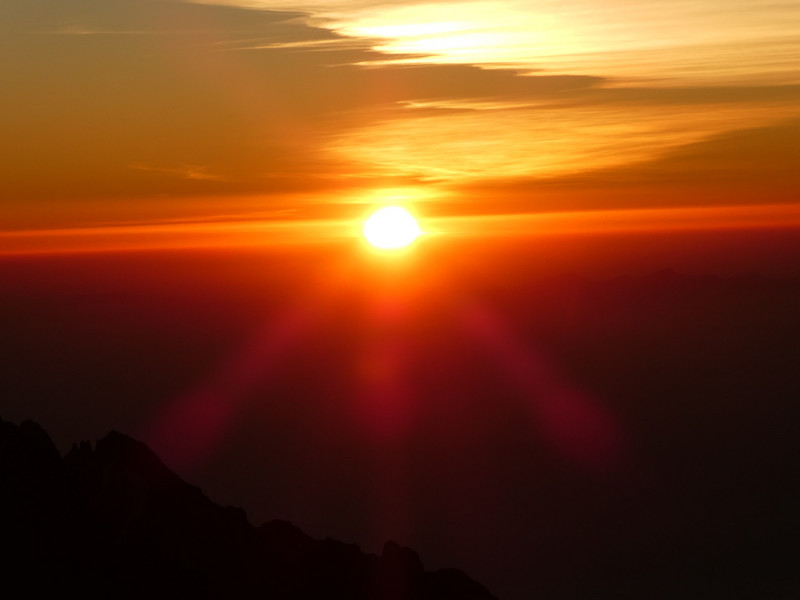 7 Sunrise from Uhuru Peak 5895m (37)