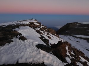 Sunrise from Uhuru Peak 5895m (22)