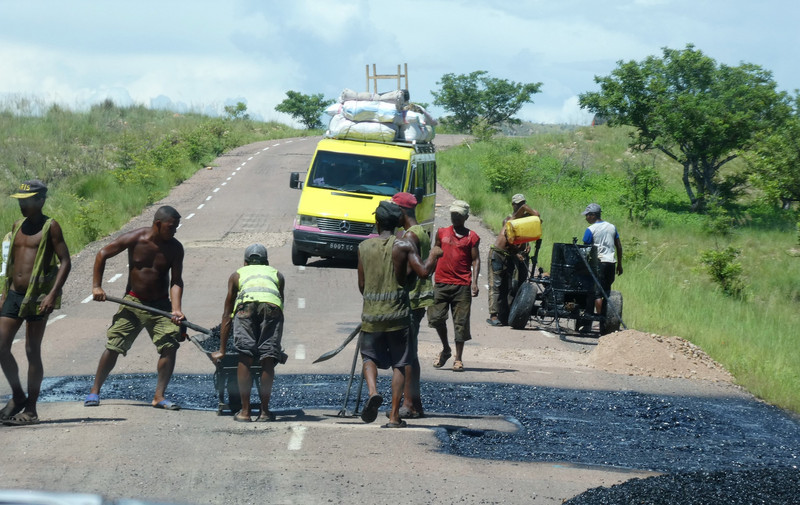 Challanging roads of Madagascar (3)