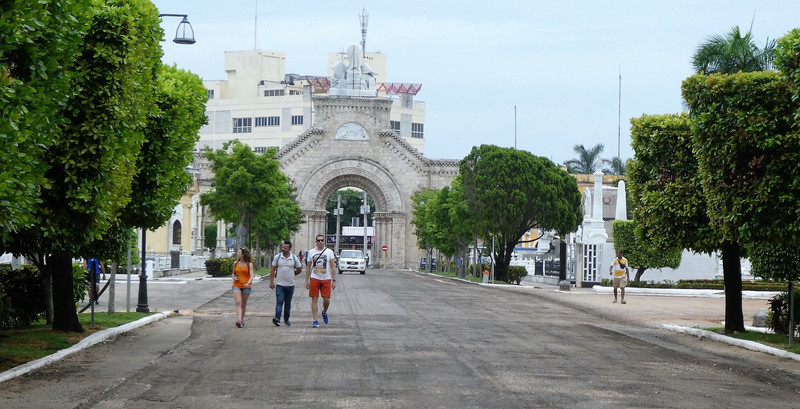 Colon Cemetery Havana 6 July 18 (16)