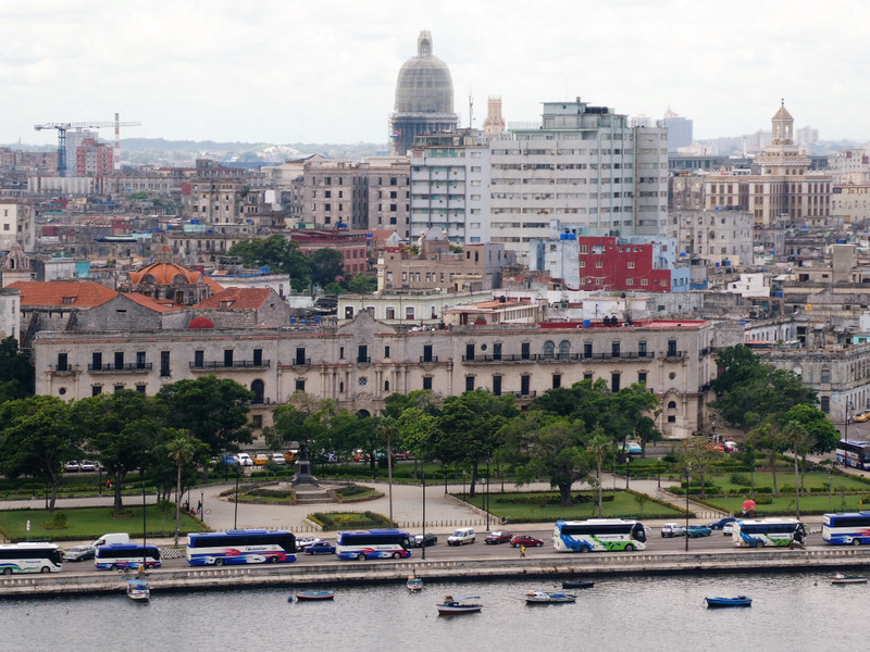 San Carlos De La Cabana Fortress - Havana in back ground (3)