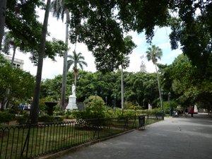 Plaza de Armas - Military Square Havana (1)