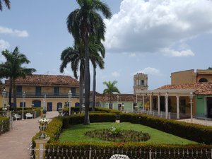 Trinidad City Square (2)
